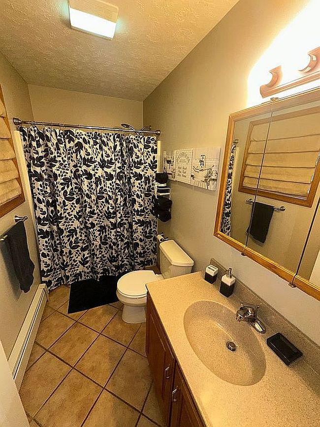 Photo of 326 Outer Dr, Pocono Lake, PA