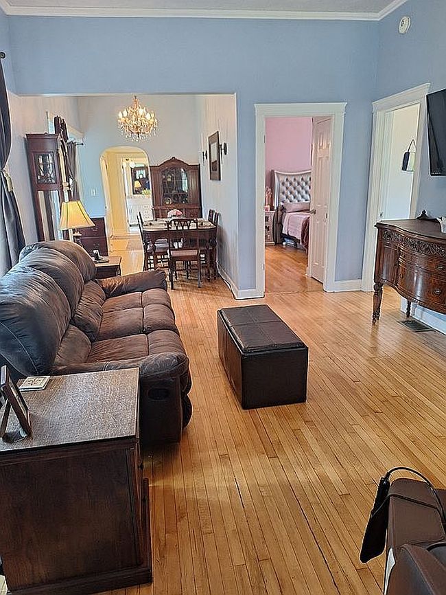 Photo of 207 E Custer St, Lemont, IL