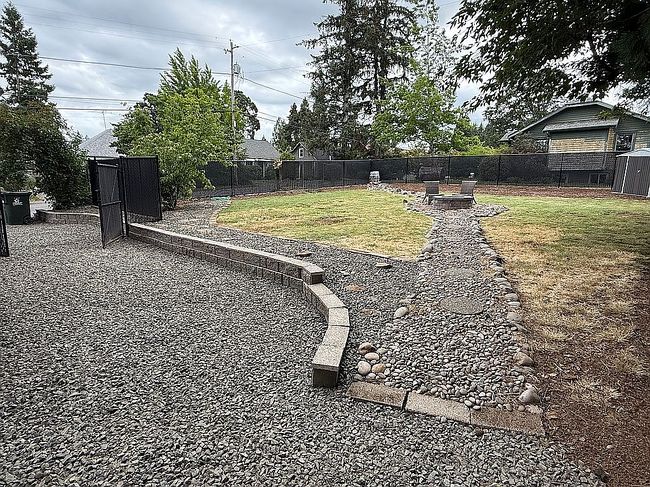 Photo of 1995 Fairmount Ave S, Salem, OR