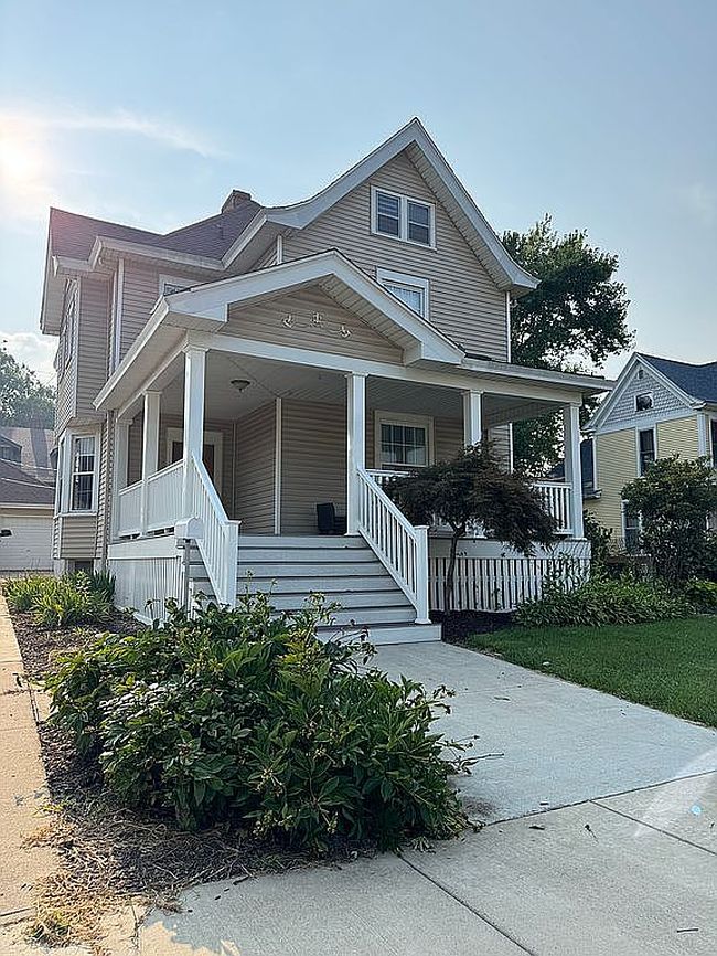 Photo of 505 N Center St, Clinton, IL