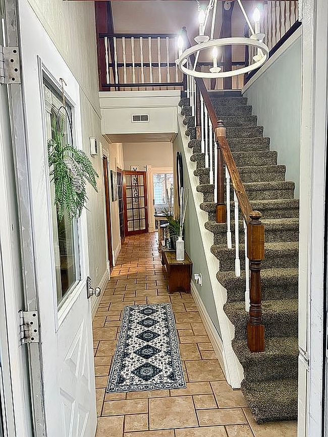 Image of 901 3rd Ave