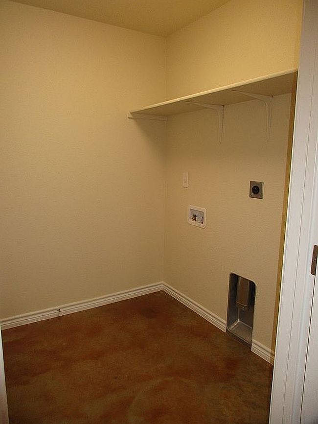 Photo of 1109 E Avenue F, Lampasas, TX