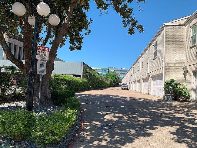 Image of 3800 Tanglewilde St Apt 909