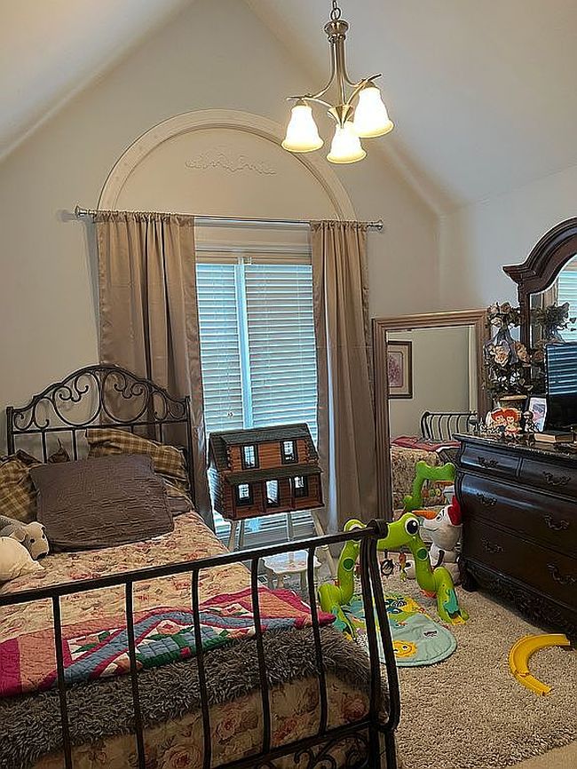 Photo of 245 Autumn Dr, London, KY