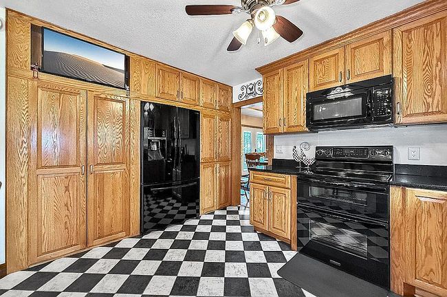 Additional photo 1 of property located at 826 N Illinois St