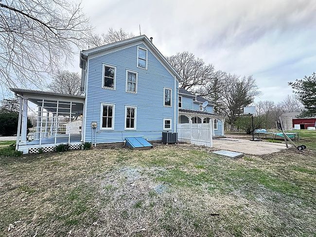 Image of 7015 W Southport Rd