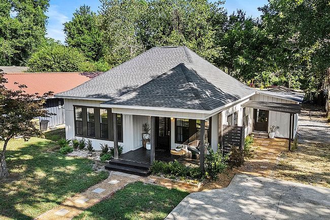 Additional photo 2 of property located at 300 W High St