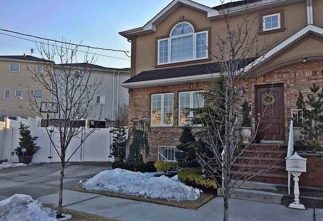 Image of 126 Hurlbert St