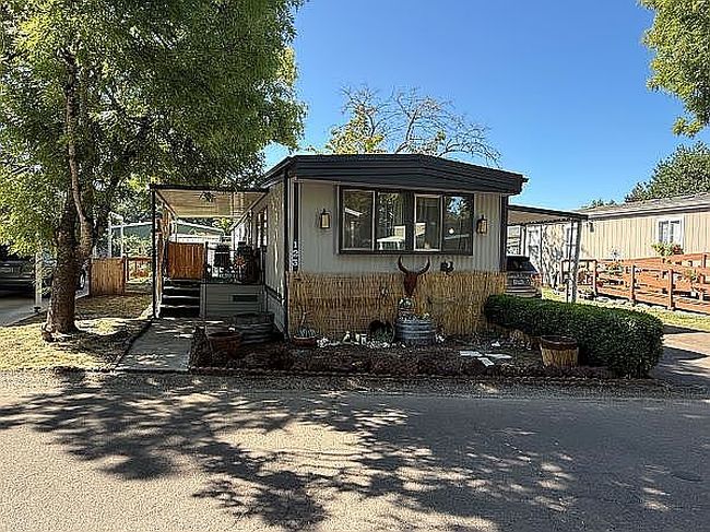 Photo of 1475 Green Acres Rd Space 123, Eugene, OR