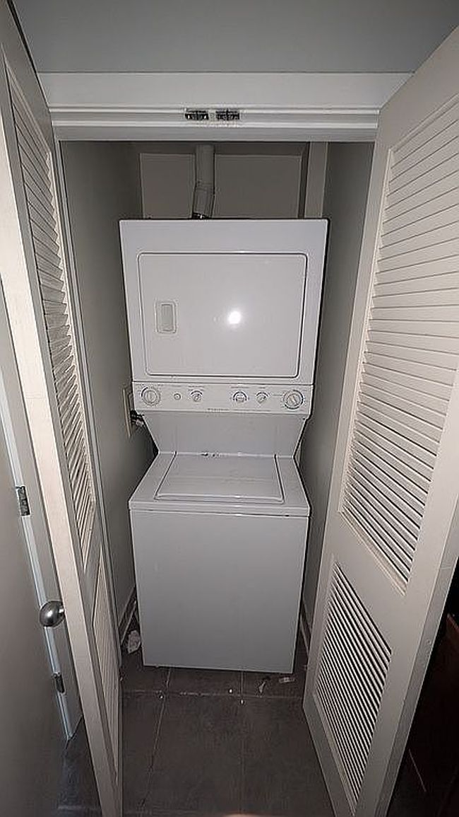 Additional photo 2 of property located at 1211 Light St Unit 202