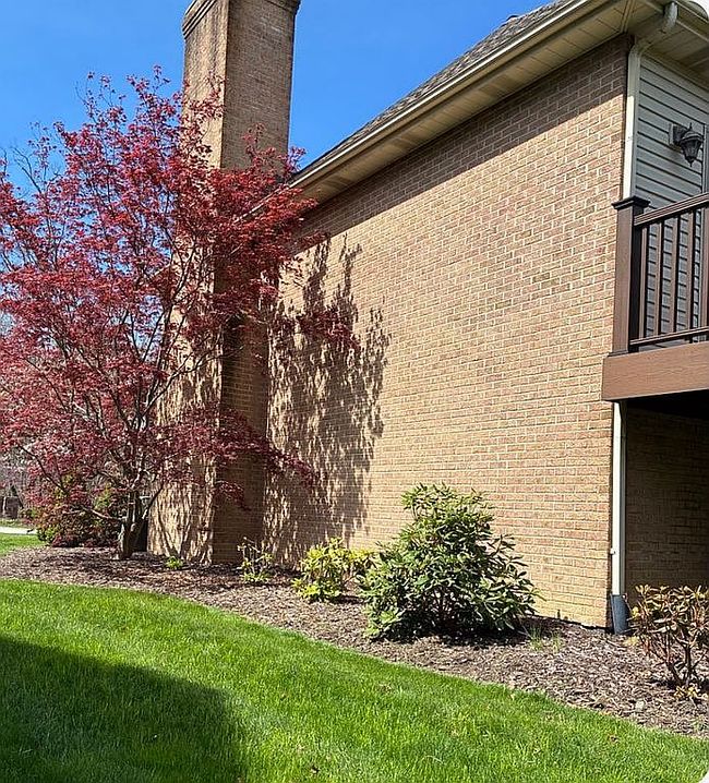 Image of 2000 Powell Rd