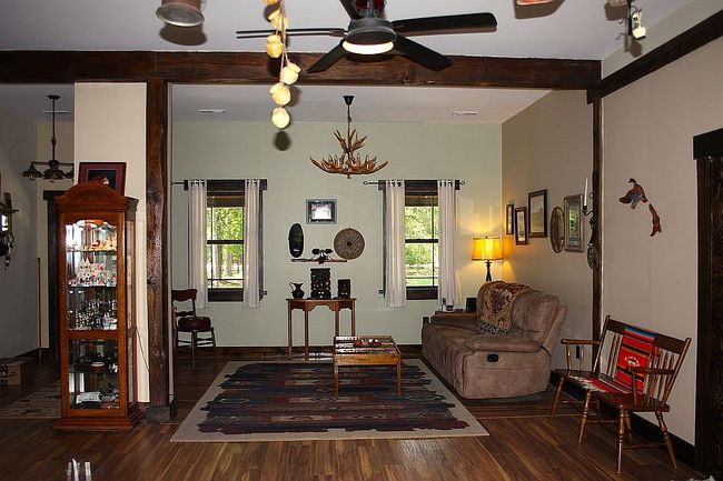 Image of 970 E Waterway Dr