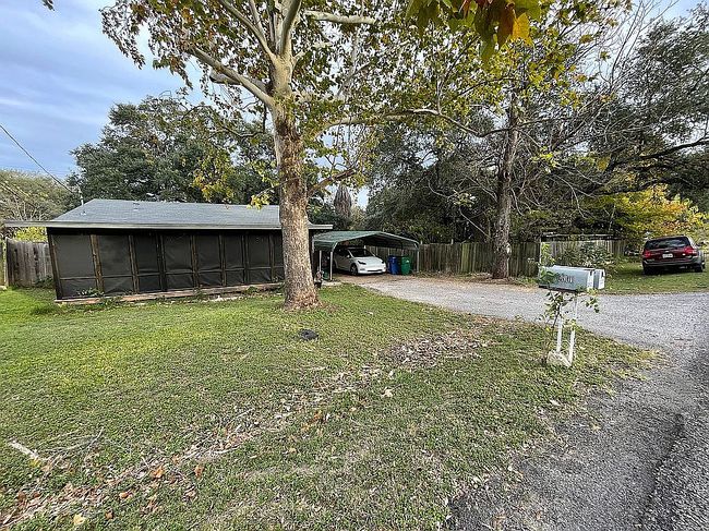 Additional photo 3 of property located at 10801 W Lakeview Dr