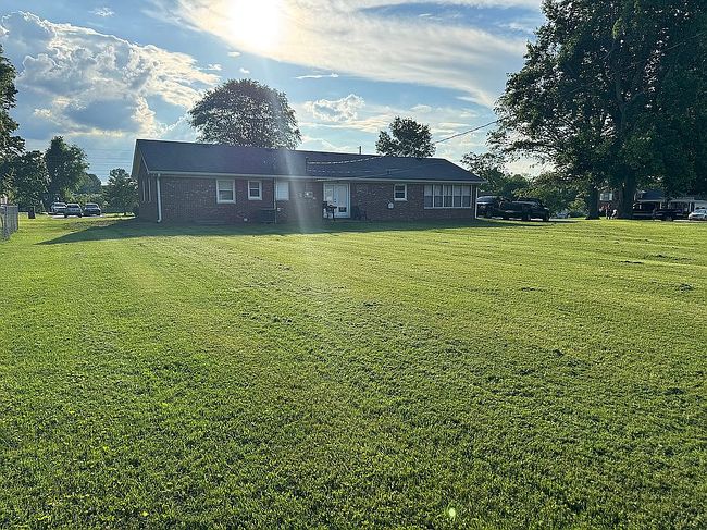 Photo of 1018 Riverside Dr, Harrodsburg, KY