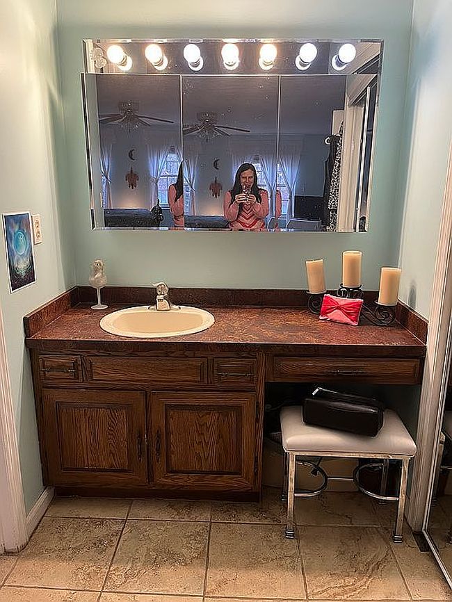 Additional photo 2 of property located at 20 Hummingbird Ln