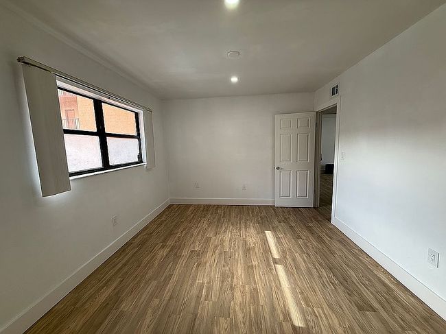 Image of 1800 W 54th St Apt 105