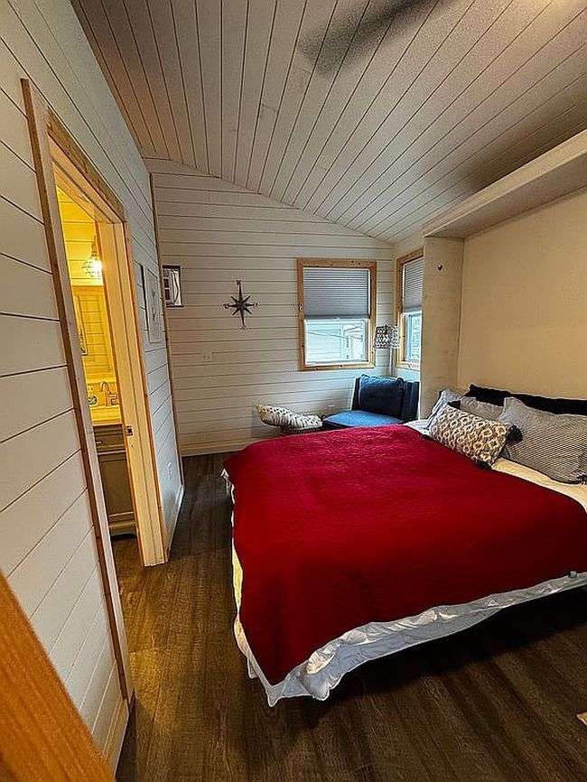 Photo of 92 Rohr St #4, Arnolds Park, IA