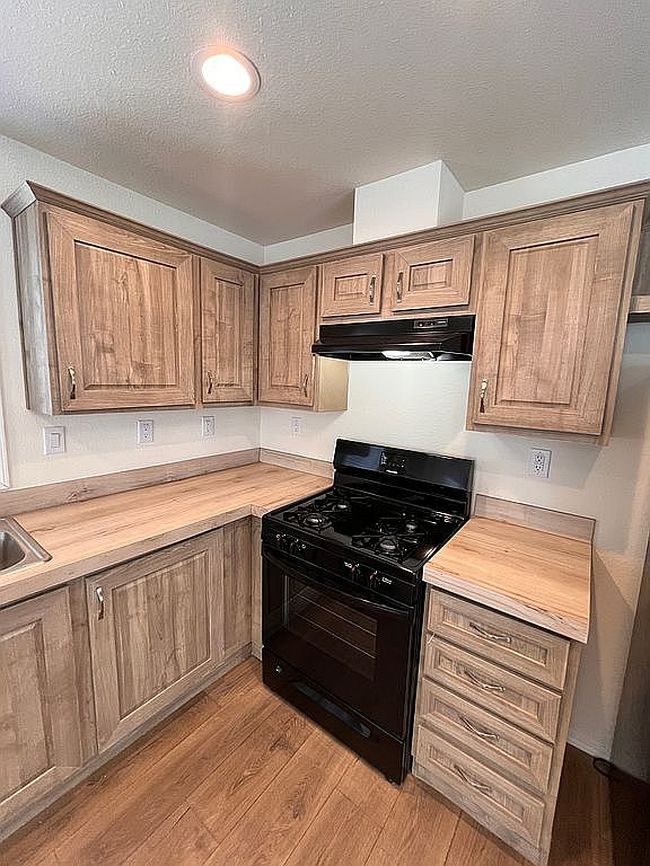 Image of 1060 S Main St #65