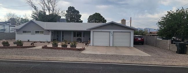 Photo of 222 E 20th St, Safford, AZ