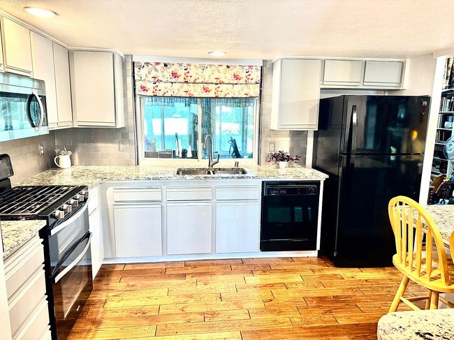Image of 5460 Pineridge Dr Ne