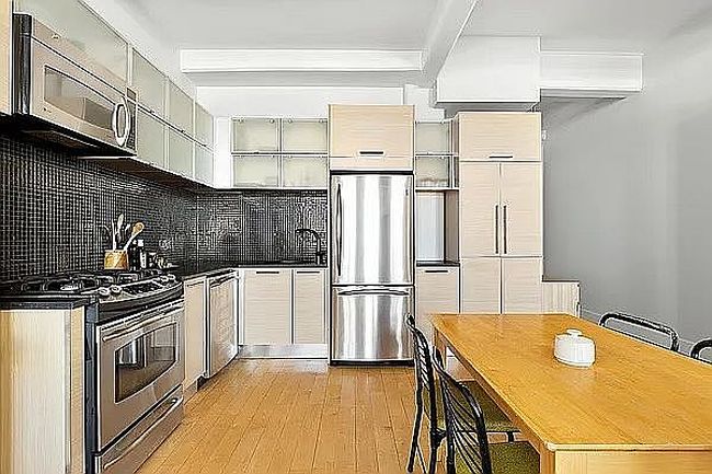 Image of 242 S 1st St Apt 2B