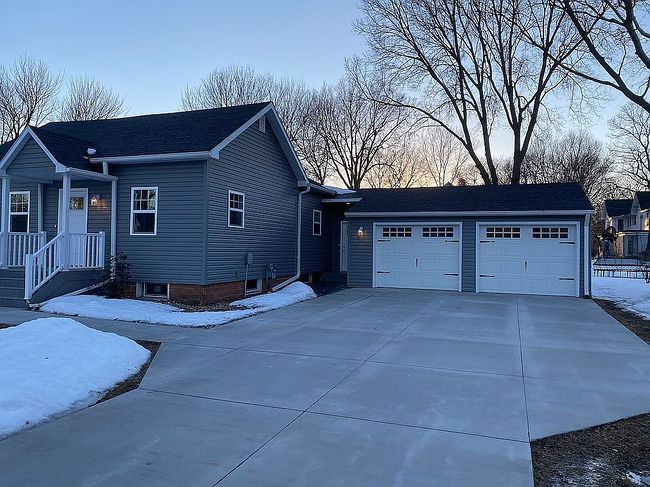 Image of 310 4th St N