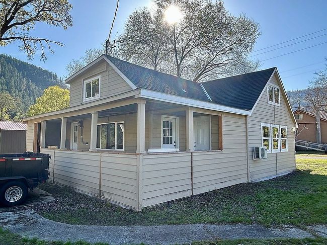 Image of 404 N Main St