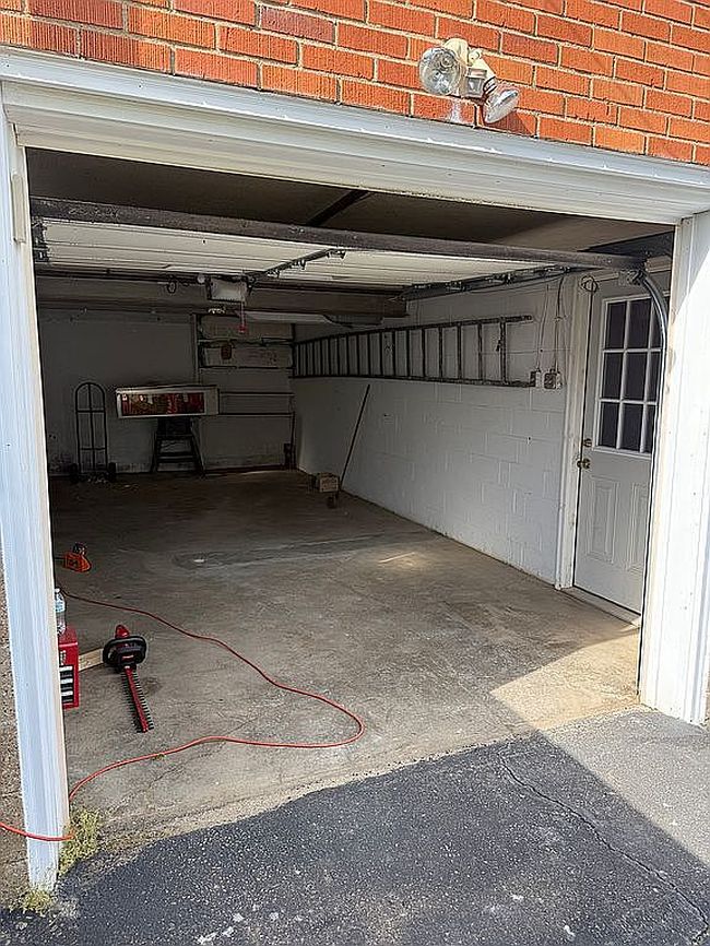 Photo of 3095 Kipp Ave, Lower Burrell, PA