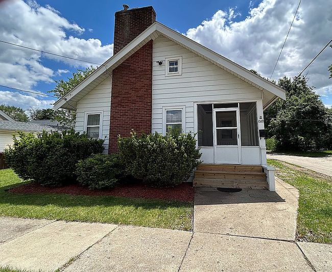 Photo of 1512 Quincy St, Rockford, IL