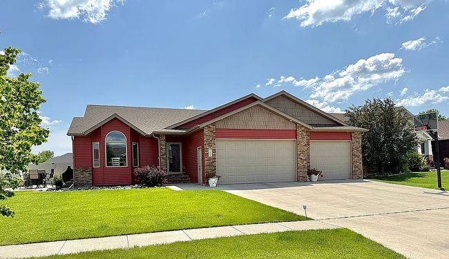 Photo of 1809 Pentland St, West Fargo, ND