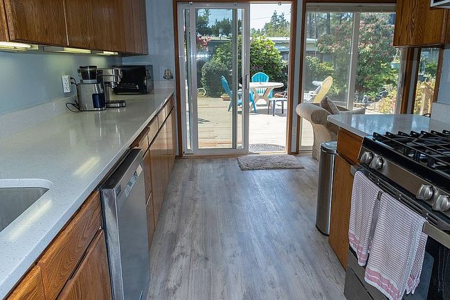 Image of 5825 Roma Ave