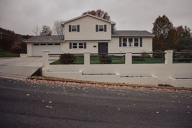 Photo of 825 N 18th St, Wytheville, VA