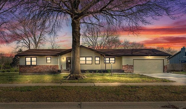 Photo of 1724 Se 36th Ter, Topeka, KS
