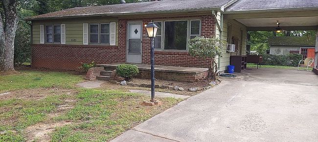 Photo of 5525 Pine View Dr, Winston Salem, NC