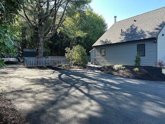 Photo of 38 Country Side Cir, Belmont, NH