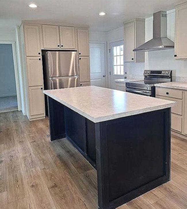 Preview of property located at 527 W Main St