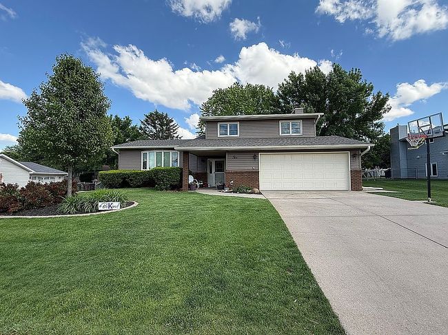 2 Crestview Pl, Kearney, NE