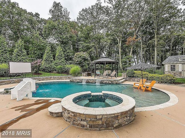 Image of 970 Oak Tree Rd