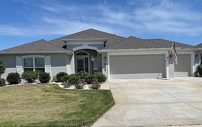 Photo of 963 Hart Dr