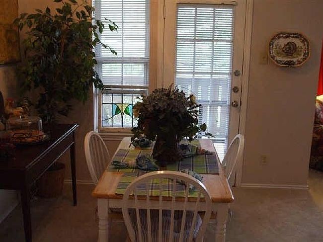 Additional photo 4 of property located at 1700 Amelia Ct Apt 526