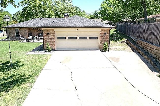 Additional photo 2 of property located at 209 Lakehill Dr