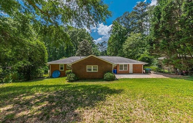 Photo of 1266 Hickory Dr Sw, Lilburn, GA