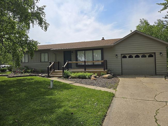 Photo of 16106 Whitehead Dr, Linden, MI