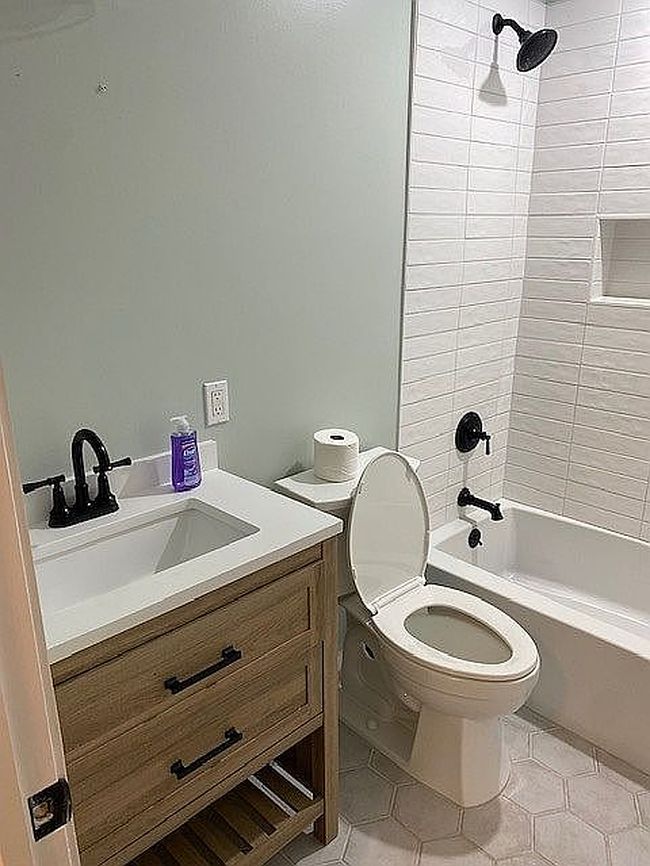 Photo of 11 Ashley Cir, Commack, NY