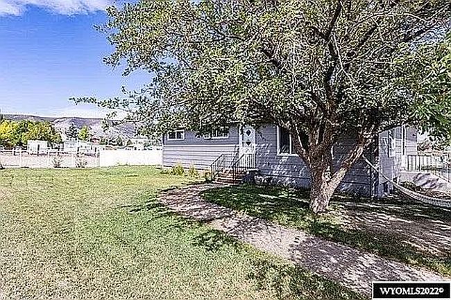 Image of 20 Hillcrest Ln