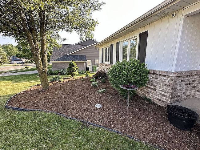 Photo of 5587 Wood Valley Dr, Haslett, MI