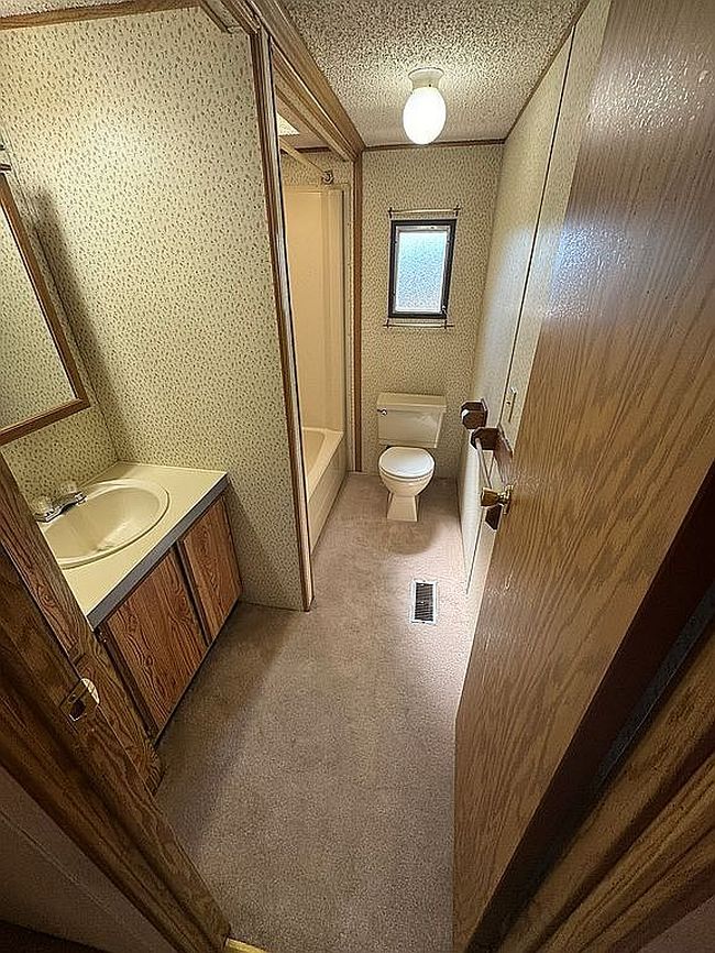 Image of 152 Golden Pond Est