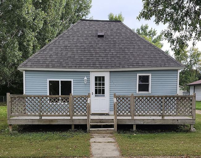Photo of 207 Main St E