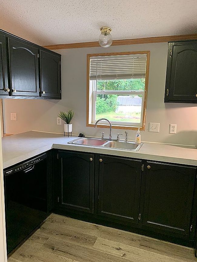 Preview of property located at 22987 Lake Shore Dr