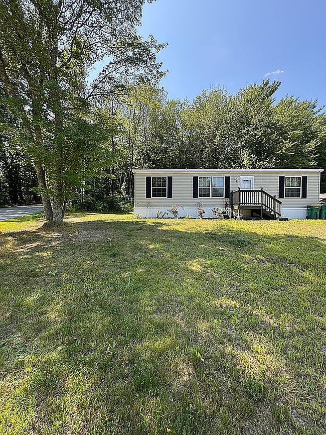 Photo of 2 Cleo Cir, Rochester, NH